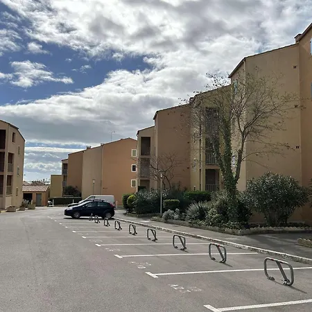 T2 Avec Balcon, Parking, A 800m - St Pierre La - Fr-1-229d-141 Apartment *